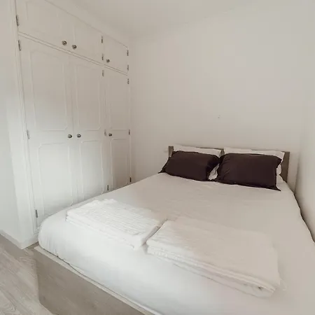 Gaia Terrace With Elevator By Vacationy Apartment *